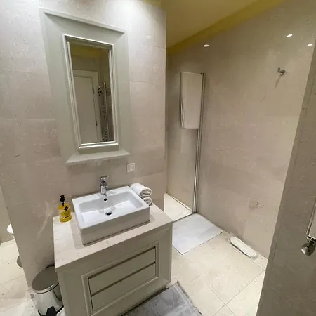 Gyoo Konforunda Yuksek Kat Apartment Istanbul